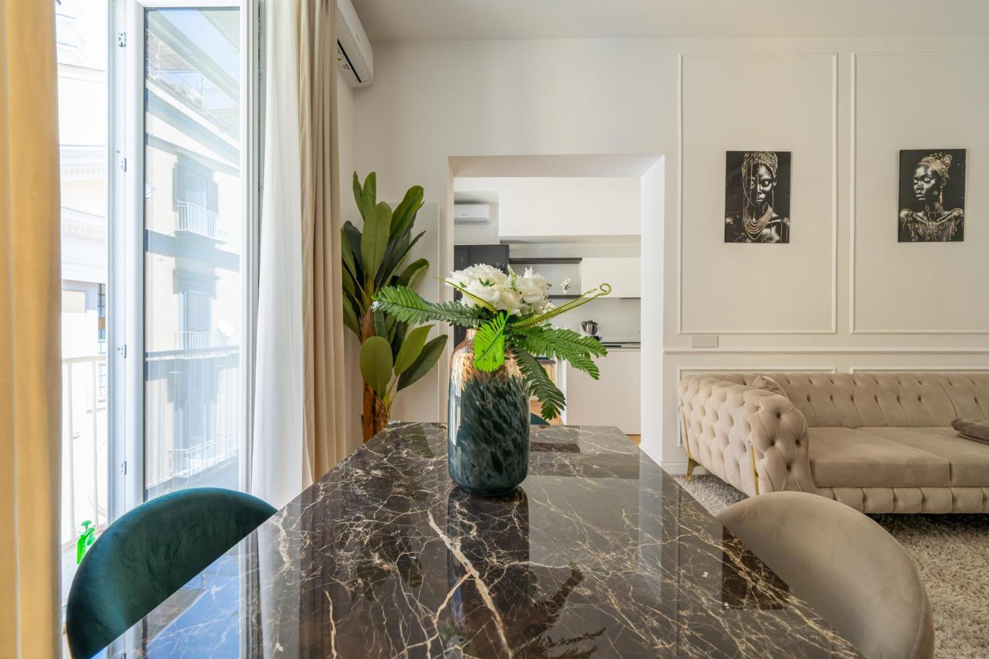 Ferienwohnung Aristocrat Chiaia Bridge Neapel Exterior foto